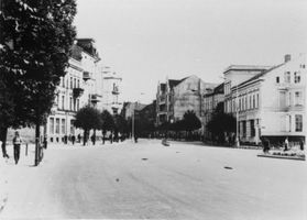 Tilsit, Stadt, Stadtkreis Tilsit  Tilsit, Blick vom Hohen Tor in die ehemalige Hohe Straße (heute: Straße des Sieges) II Tilsit, Hohe Str. vom Hohen Tor zur Langgasse, südlicher Teil (Nr. 45-56)