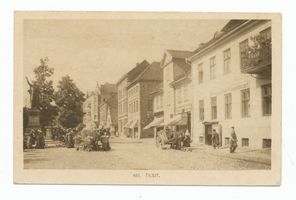 Tilsit, Stadt, Stadtkreis Tilsit  Tilsit, Schenkendorfplatz mit Denkmal und Standesamt XIV 