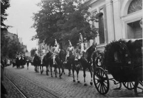 Tilsit, Stadt, Stadtkreis Tilsit Hohe Straße Tilsit, Umzug am 1. Mai 1933 (??) in historischen Uniformen III Tilsit, Veranstaltungen, Feste