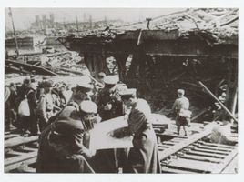 Königsberg (Pr.), Stadtkreis Königsberg  Königsberg, Sowjets an der zerstörten Reichsbahnbrücke ??? Königsberg, Zweiter Weltkrieg und das Ende