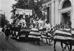 Tilsit, Stadt, Stadtkreis Tilsit  Tilsit, Umzug am 1. Mai 1933 (??) Wagen des Männer-Turnvereins von 1861 Tilsit, Veranstaltungen, Feste