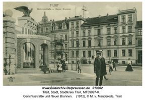 Tilsit, Stadt, Stadtkreis Tilsit Gerichtsstraße  Tilsit, Herzog-Albrecht-Platz, Brunnen