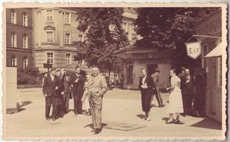 Tilsit, Stadt, Stadtkreis Tilsit Am Hohen Tor 9 Tilsit, Am Hohen Tor, Blick zum Amtsgericht, rechts der Pavillon der Städtischen Sparkasse Tilsit, Banken und Sparkassen