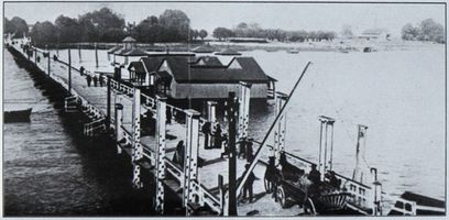 Tilsit, Stadt, Stadtkreis Tilsit  Tilsit, Alte Schiffbrücke mit Herren-und Damenbad, Blick zum Brückenkopf IV 