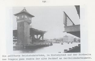 Königsberg (Pr.), Stadtkreis Königsberg Hollanderbaumstraße Königsberg, Holländerbaumstraße, die geöffnete Reichsbahnbrücke, ganz rechts im Hintergrund der alte Packhof 