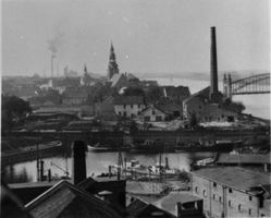 Tilsit, Stadt, Stadtkreis Tilsit  Tilsit, Ortsansicht über den Fiskalischen Hafen zur Deutschen Kirche Tilsit, Fiskalischer Hafen an der Dammstr., fr. Tilszele-Hafen