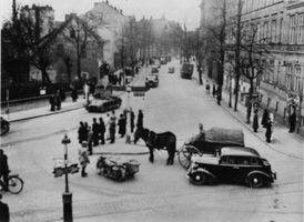 Tilsit, Stadt, Stadtkreis Tilsit Clausiusstraße Tilsit, Wehrmachtsfahrzeuge von der Clausiusstraße in die Hohe Straße - 1939 (??) 