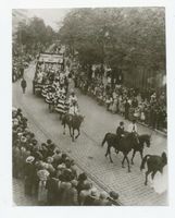 Tilsit, Stadt, Stadtkreis Tilsit Gerichtsstraße Tilsit, Heimatfest 22.-24.08.1930, Prunkwagen des Männer-Turnvereins im Festumzug 