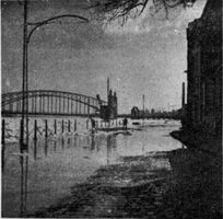 Tilsit, Stadt, Stadtkreis Tilsit Memelstraße Tilsit, Hochwasser in der Memelstraße mit Blick zur Königin-Luise-Brücke Tilsit, Luisen-Brücke