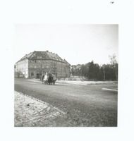 Tilsit, Stadt, Stadtkreis Tilsit Clausiusstraße Tilsit, Clausiusstraße, Blick auf das Eckhaus mit dem Konsum, nach der Zerstörung Ostpreußen, Zweiter Weltkrieg und das Ende