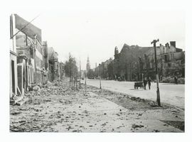 Tilsit, Stadt, Stadtkreis Tilsit Deutsche Straße Tilsit, Deutsche Str., im Hintergrund die Deutsche Ordenskirche nach der Zerstörung Ostpreußen, Zweiter Weltkrieg und das Ende