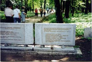 Tilsit, Stadt, Stadtkreis Tilsit  Tilsit,Stadt (Sowjetsk), Erinnerungstafeln anlässlich der  Neugestaltung des Waldfriedhofs Tilsit, Waldfriedhof