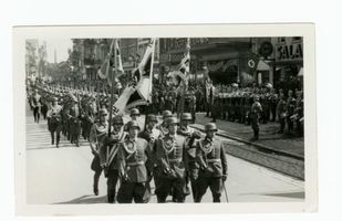 Tilsit, Stadt, Stadtkreis Tilsit Hohe Straße Tilsit, Hohe Str., Truppenparade 1936, Fahnen und Standarten 