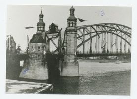 Tilsit, Stadt, Stadtkreis Tilsit  Tilsit, Die geschmückte Luisen-Brücke, Südportal, Wiederanschluss des Memelgebietes II Tilsit, Wiederanschluss des Memelgebiets an das Deutsche Reich am 22. März 1939