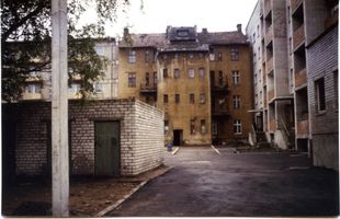 Tilsit, Stadt, Stadtkreis Tilsit  Tilsit (Советск), Rückseite der Häuser der ehemaligen Luisenallee von der Hochmeisterstraße aus gesehen 