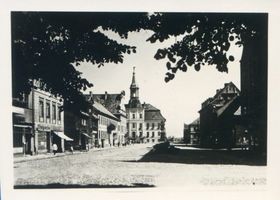 Tilsit, Stadt, Stadtkreis Tilsit  24 Tilsit, Schenkendorfplatz mit Denkmal und Rathaus XVIII 