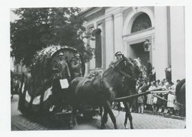 Tilsit, Stadt, Stadtkreis Tilsit Hohe Straße Tilsit, Heimatfest 22.-24.08.1930, Brauereiwagen der TAB im Festumzug 