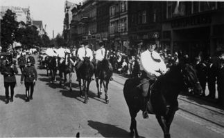 Tilsit, Stadt, Stadtkreis Tilsit Hohe Straße Tilsit, Umzug am 1. Mai 1933, Reiter Tilsit, Veranstaltungen, Feste