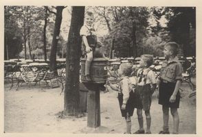 Königsberg (Pr.), Stadtkreis Königsberg  Königsberg (Pr.), Kinder im Aschmannpark I 