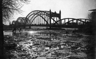 Tilsit, Stadt, Stadtkreis Tilsit  Tilsit, Luisen-Brücke, Eisgang auf der Memel IV Tilsit, Luisen-Brücke