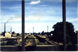 Tilsit, Stadt, Stadtkreis Tilsit  Tilsit (Советск), Blick vom Eisenbahnviadukt auf den Bahnhof Tilsit, Bahnhof und Eisenbahn